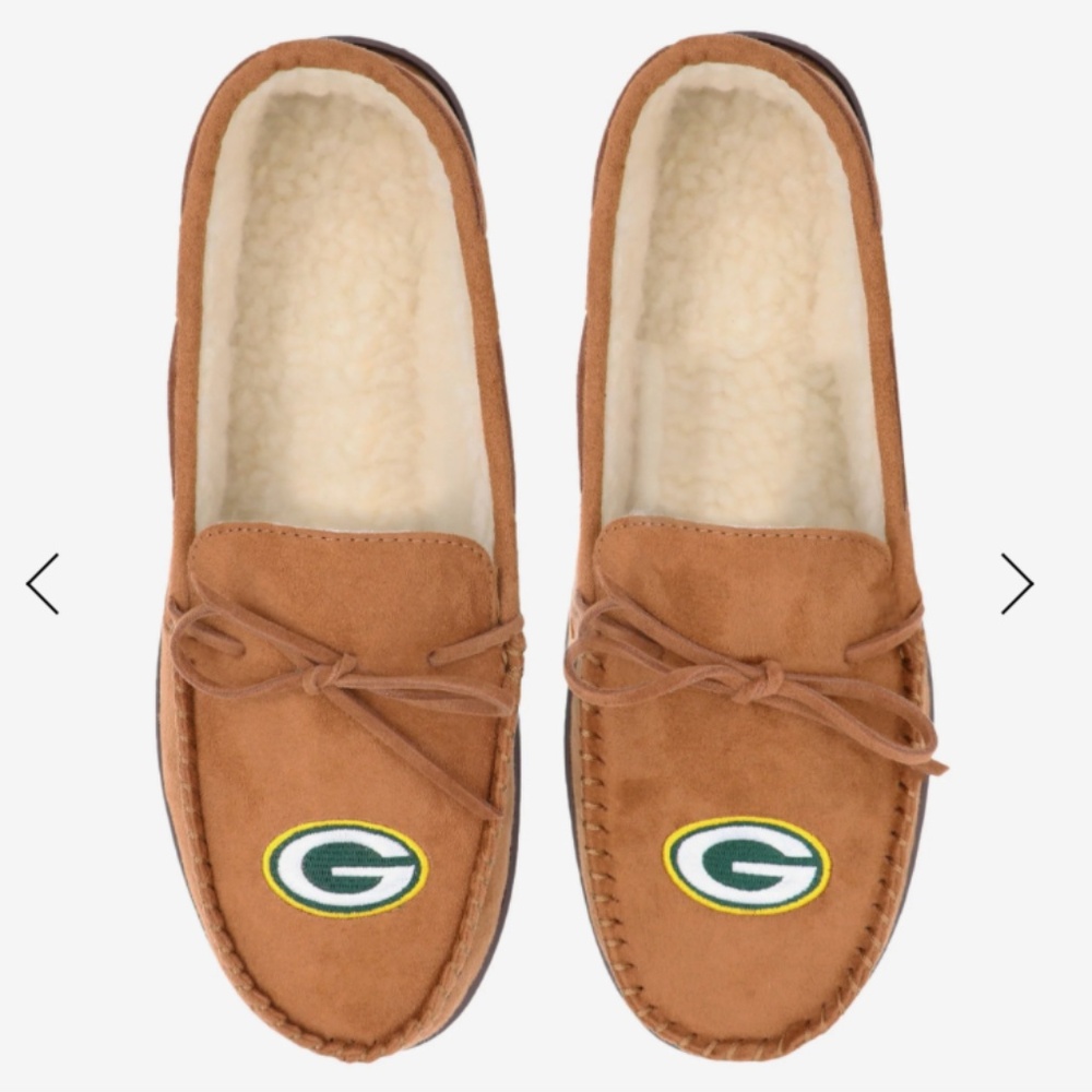 NWT - Men’s Green Bay Packers Moccasin Slipper - Size 10 - Tan